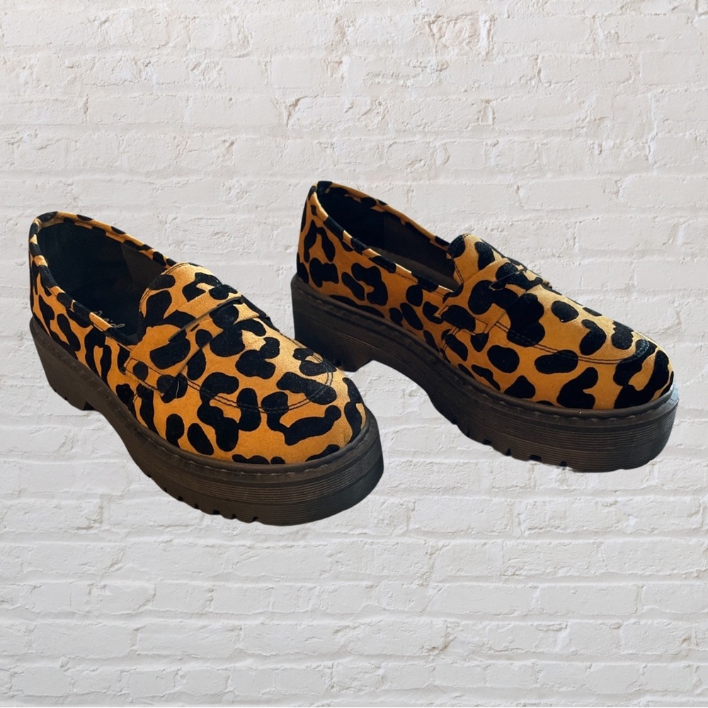 Black platform cheetah print loafers